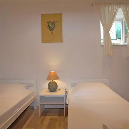 Franky Apartment Split